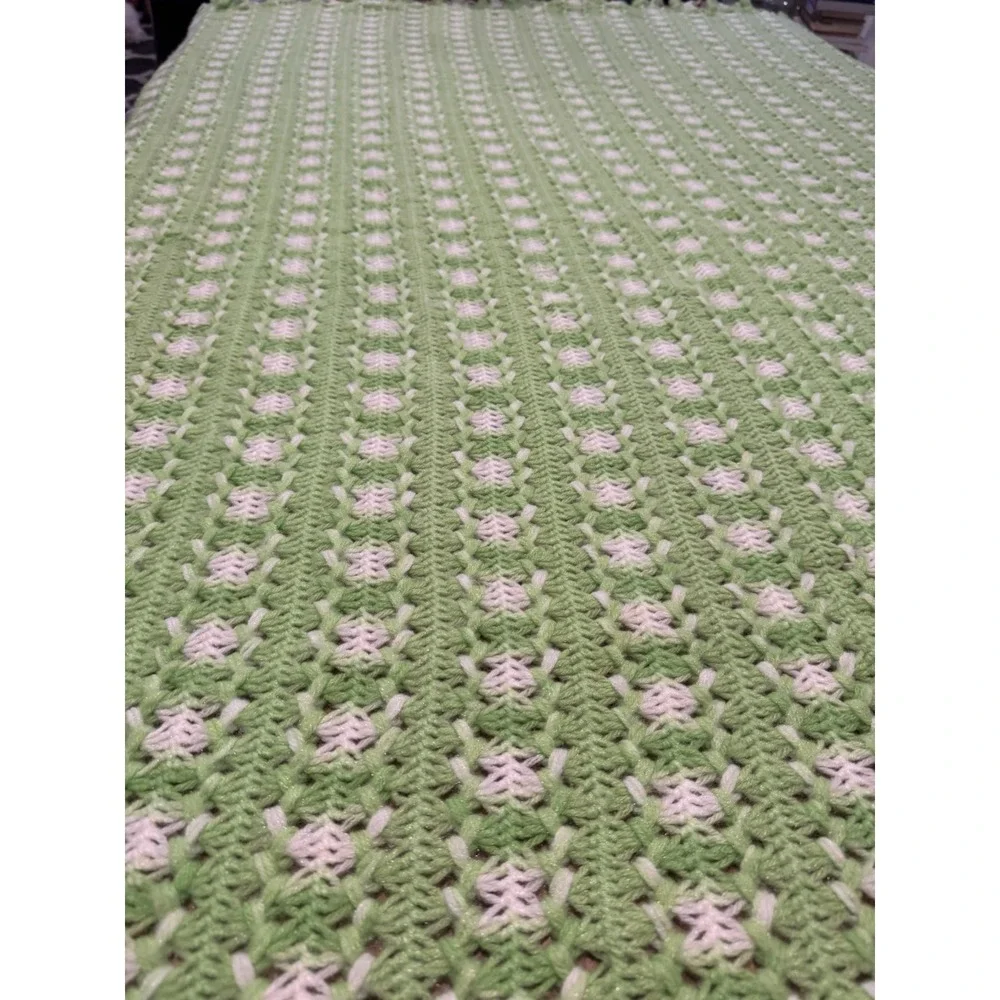 VTG Crochet Granny Square Blanket Green White Fringe Cottage Grandma 83X63 In